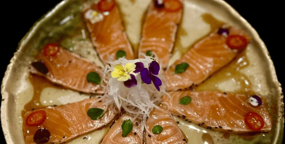 Salmon tataki
